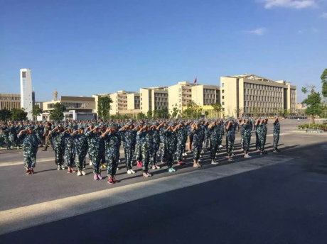 2016年东莞理工学校新生军训 